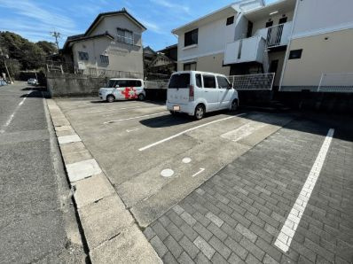 半田市柊町4丁目　ハリーヒルズ清城の駐車場