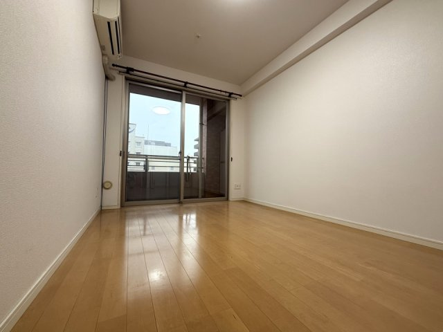 エクセレント上大川前通の洋室