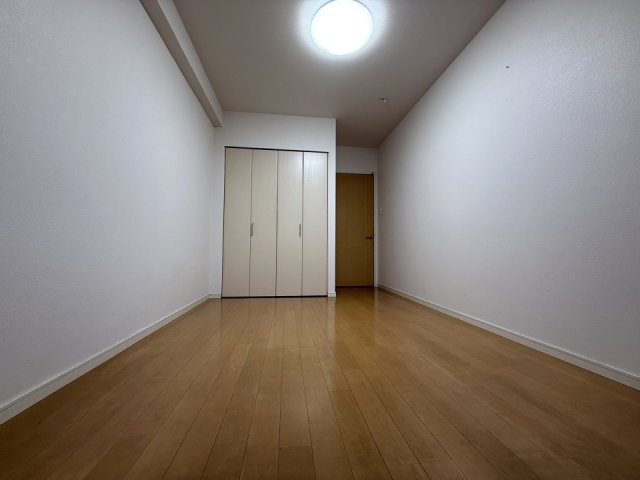 エクセレント上大川前通の洋室