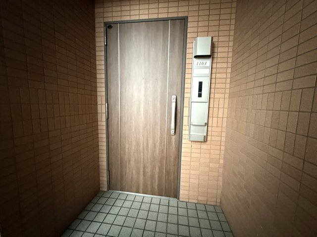 エクセレント上大川前通の玄関