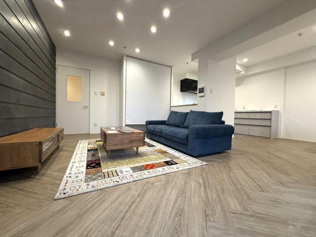 エクセレント上大川前通の居間・リビング