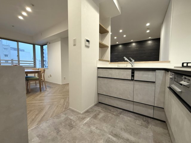 エクセレント上大川前通のキッチン