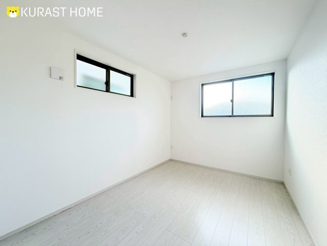 京都市右京区嵯峨野南浦町　新築戸建の洋室