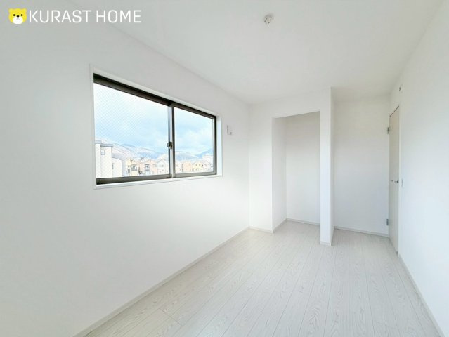 京都市右京区嵯峨野南浦町　新築戸建の洋室