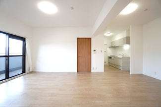 【居間・リビング】 | 【上質リフォーム】カルム宮島口 | 室内（2026年1月6日11：00頃）撮影
