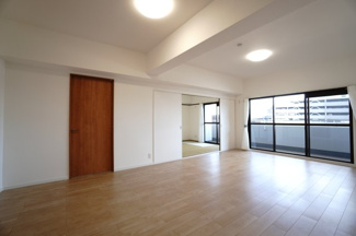 【居間・リビング】 | 【上質リフォーム】カルム宮島口 | 室内（2026年1月6日11：00頃）撮影
