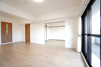 【居間・リビング】 | 【上質リフォーム】カルム宮島口 | 室内（2026年1月6日11：00頃）撮影
