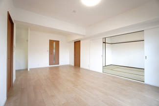 【居間・リビング】 | 【上質リフォーム】カルム宮島口 | 室内（2026年1月6日11：00頃）撮影
