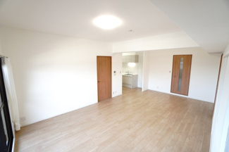 【居間・リビング】 | 【上質リフォーム】カルム宮島口 | 室内（2026年1月6日11：00頃）撮影
