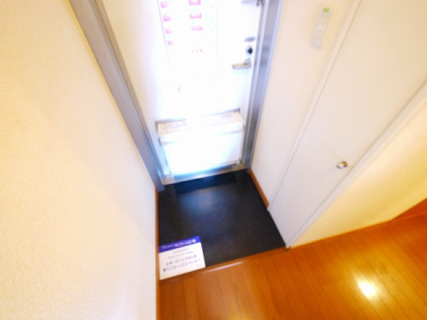 レオパレスソレーユの玄関|シンプルで使いやすい玄関です