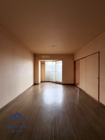 ロワールマンション空港南の居間・リビング