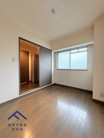 ロワールマンション空港南の洋室
