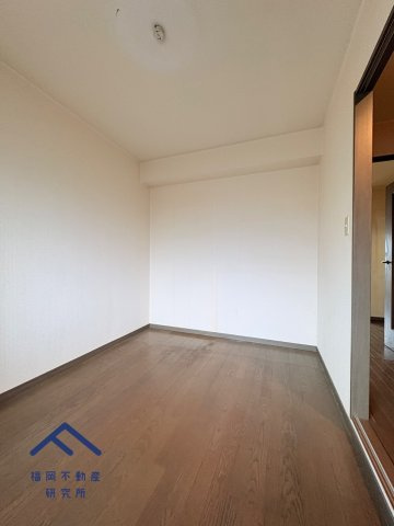 ロワールマンション空港南の洋室