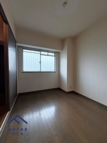 ロワールマンション空港南の洋室