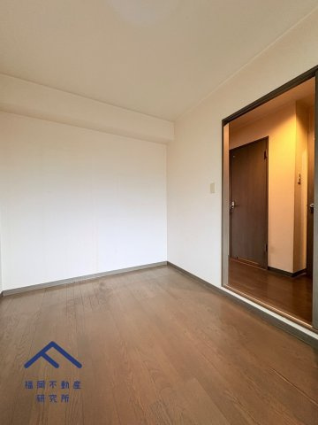 ロワールマンション空港南の洋室