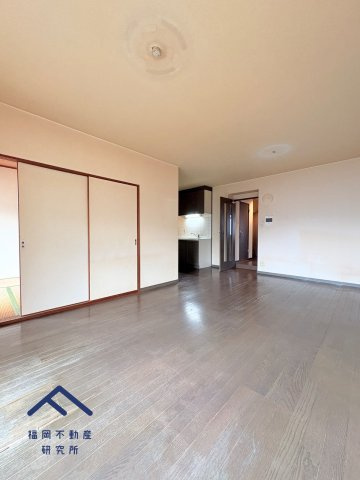ロワールマンション空港南の居間・リビング