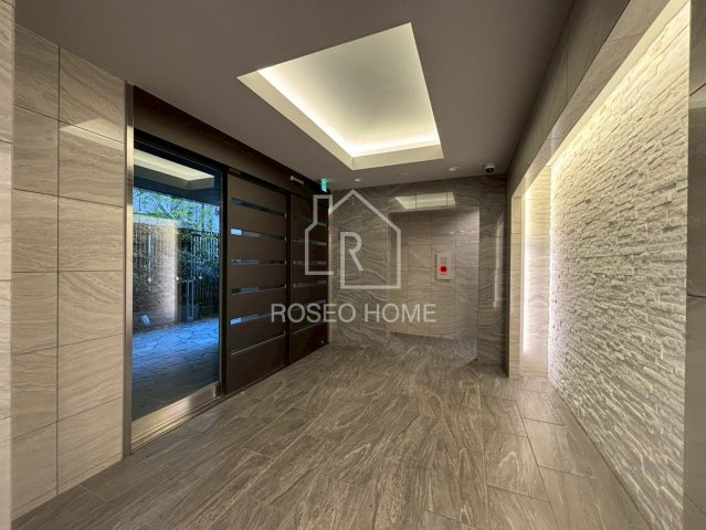 ウェルホームズ靭公園のエントランス