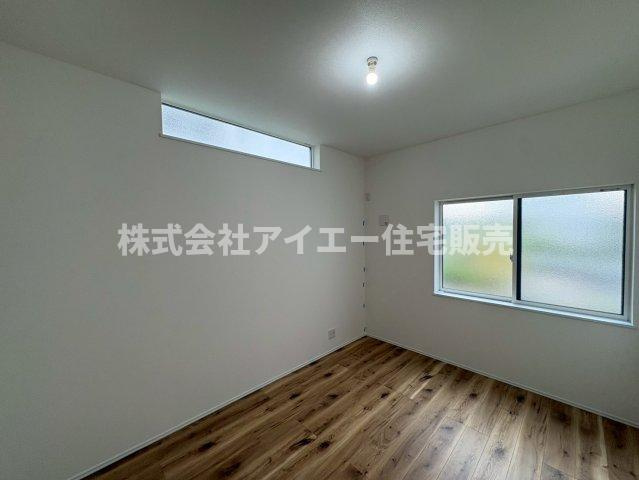 ♪♪宜野湾市大山4丁目-2号棟（全2棟）の洋室|落ち着いた色調の洋室です