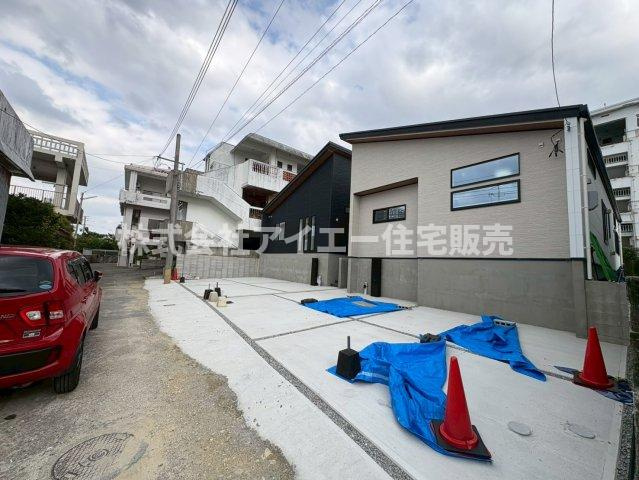 ♪♪宜野湾市大山4丁目-2号棟（全2棟）の前面道路含む現地写真|前面道路含む現地写真です