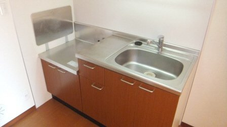 シェリエールＢのキッチン|２口コンロ設置可能です。