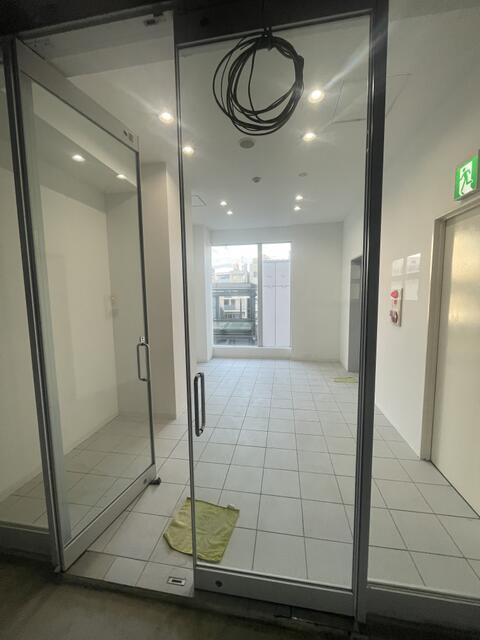 飯塚ビルのロビー| 