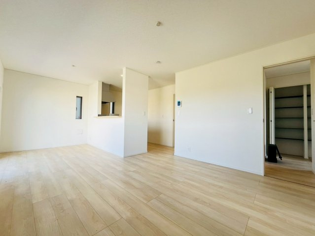 ❤❤うるま市天願第３－１号棟（全４棟）の居間・リビング|ゆったり過ごせる居間です