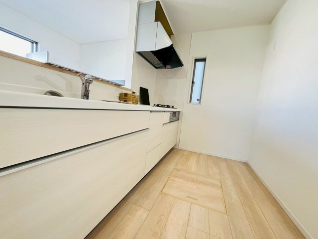 ❤❤うるま市天願第３－１号棟（全４棟）のキッチン|コンパクトなキッチンで掃除もラクラク