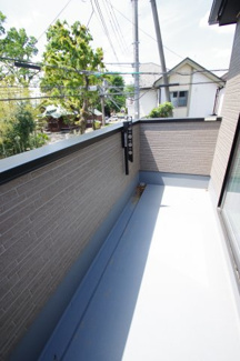 【バルコニー】 | 【仲介手数料無料！！】府中市四谷2丁目　新築戸建て（全4棟）1号棟　5180万円
