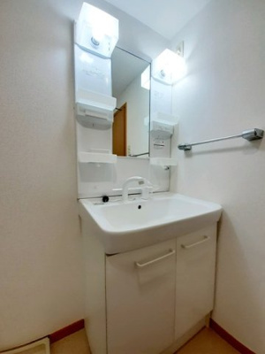 【洗面所】 | ハイツプレアリー | 広い洗面スペース