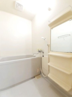 【浴室】 | ハイツプレアリー | きれいなお風呂です