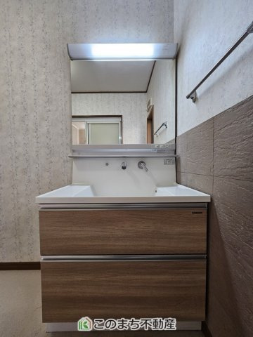 KEM下野市医大前四丁目1期　中古戸建の洗面所|シャンプードレッサーで朝の身支度♪