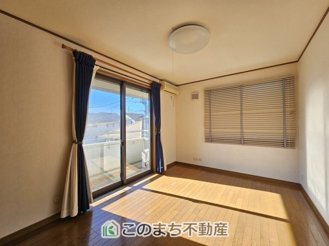 KEM下野市医大前四丁目1期　中古戸建の洋室|南向きで陽当たりの良い洋室♪風通しもよく快適です☆