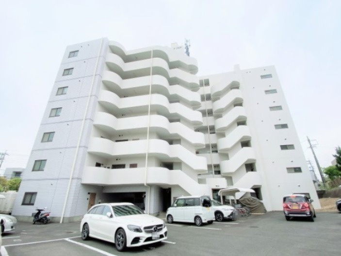 コンフォートフカヤの駐車場
