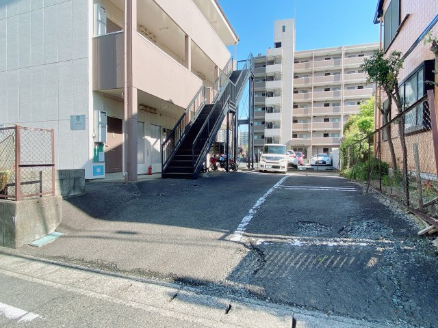 共和1RMの駐車場