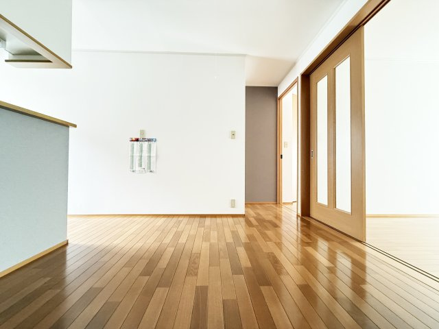 サンハイム B棟の居間・リビング