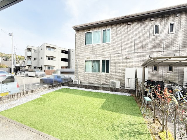 サンハイム B棟の庭