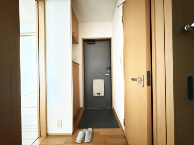 サンハイム B棟の玄関