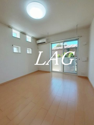 【居間・リビング】 | ベルアンジュ花園 | 洋室のお部屋です。