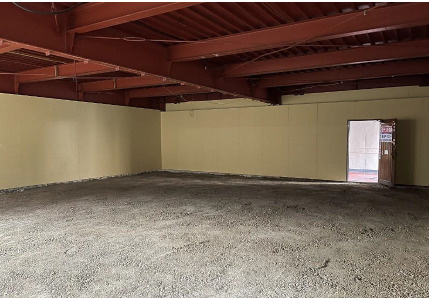 近江八幡市鷹飼町の店舗事務所の内装