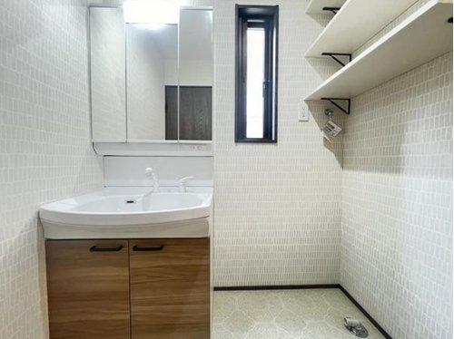 半田市上池町1丁目　全2棟の洗面所|洗面　シャワー付き♪