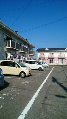 【駐車場】 | ドミール・ジョリー | 駐車場完備です