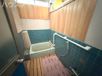 【居間・リビング】 | 岐阜市若宮町！中古住宅登場です♪お車スペース3台可能！2階は広いフリースペースとなっております♪ | 岐阜市若宮町！中古住宅登場です♪お車スペース3台可能！2階は広いフリースペースとなっております♪