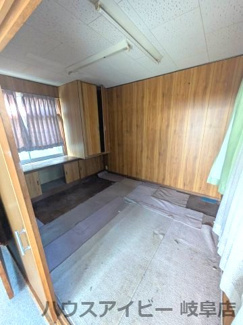 【洋室】 | 岐阜市若宮町！中古住宅登場です♪お車スペース3台可能！2階は広いフリースペースとなっております♪ | 岐阜市若宮町！中古住宅登場です♪お車スペース3台可能！2階は広いフリースペースとなっております♪