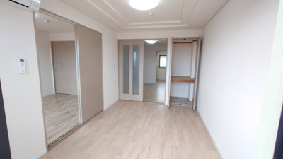 【内装】 | ロイヤルガーデン杉山 | 6帖