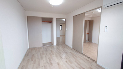 【和室】 | ロイヤルガーデン杉山 | 301号室は和室6帖