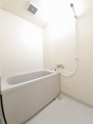 【浴室】 | セレッソハイツＢ | 日々の疲れを癒すお風呂付です