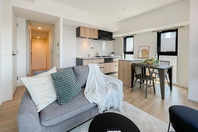 ｎｉｄｏ　ＳＵＧＡＭＯの居間・リビング