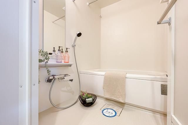 ｎｉｄｏ　ＳＵＧＡＭＯの浴室