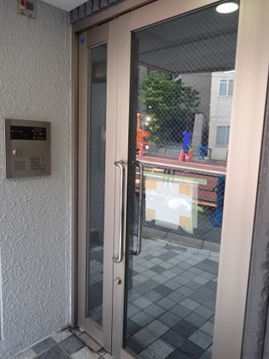 レジデンス本駒込のエントランス