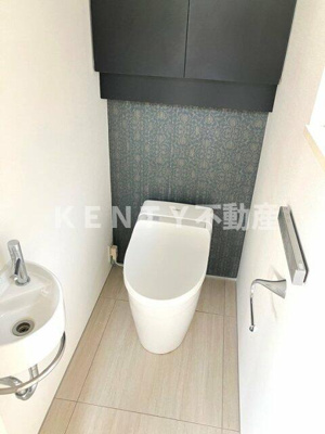 【トイレ】 | 鵜の木戸建 | 清潔感のあるトイレです